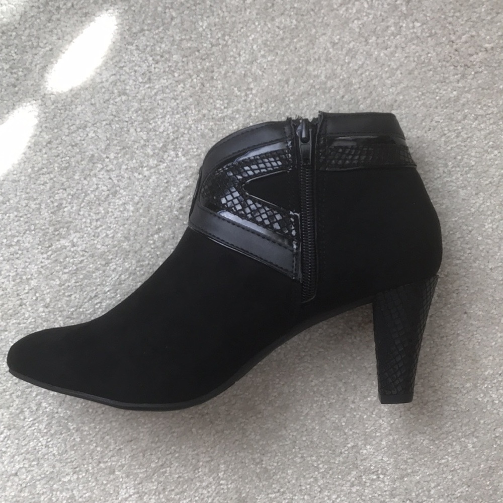 Black stylish short booties